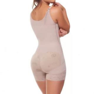 FAJA LEVANTA COLA EXTRA CORTO Y BROCHE AL CENTRO