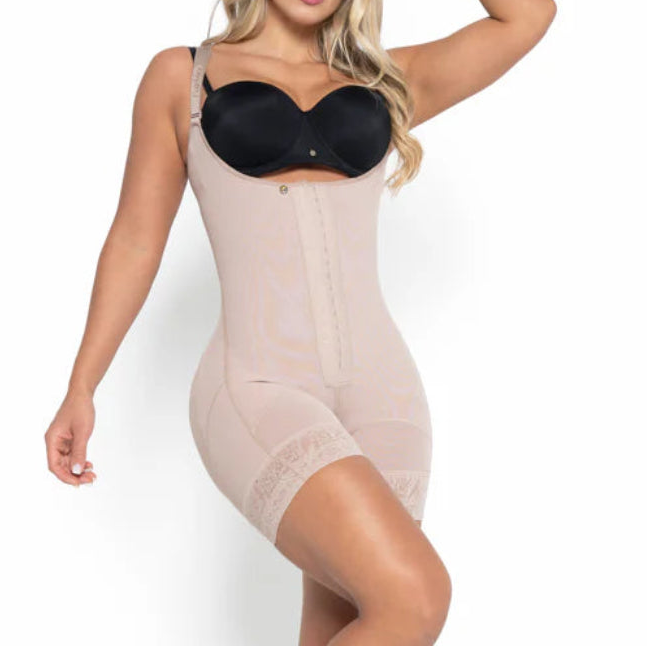FAJA LEVANTA COLA EXTRA CORTO Y BROCHE AL CENTRO 22641