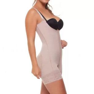 FAJA LEVANTA COLA EXTRA CORTO Y BROCHE AL CENTRO 22641